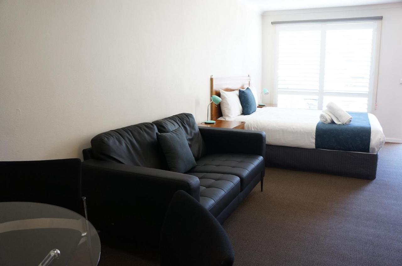 Waves Motel And Apartments ウォーナンブール エクステリア 写真