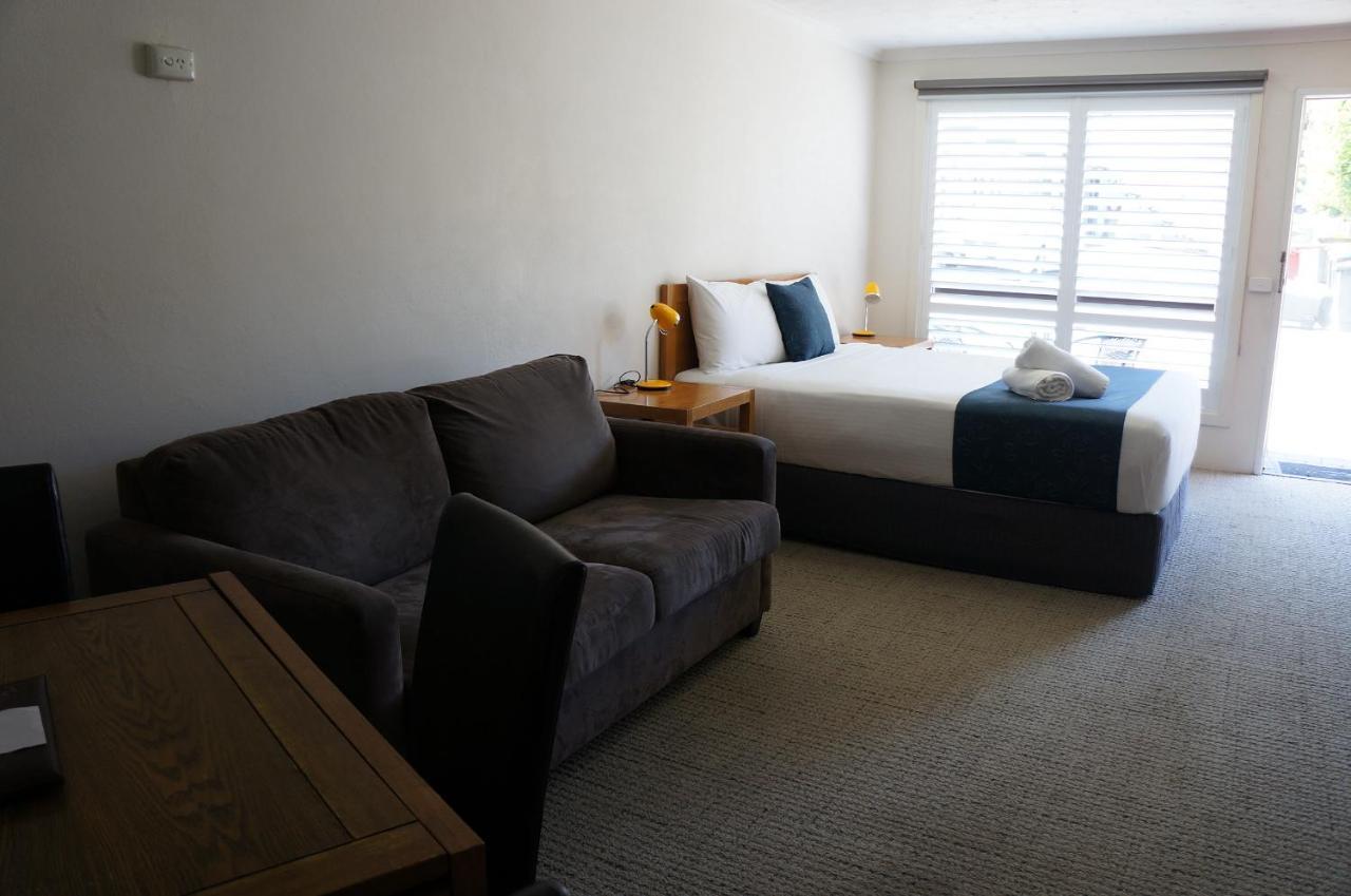 Waves Motel And Apartments ウォーナンブール エクステリア 写真