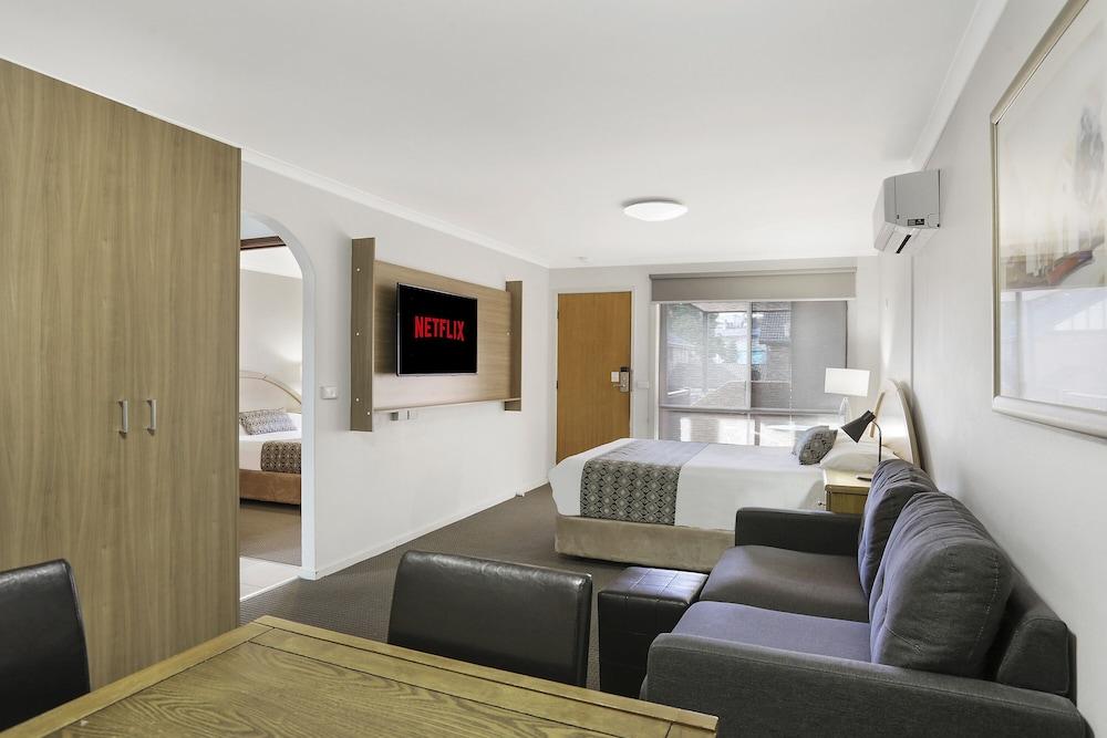 Waves Motel And Apartments ウォーナンブール エクステリア 写真