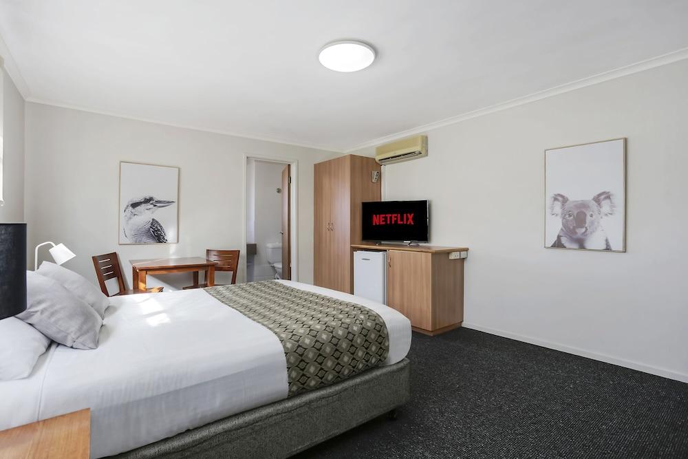 Waves Motel And Apartments ウォーナンブール エクステリア 写真